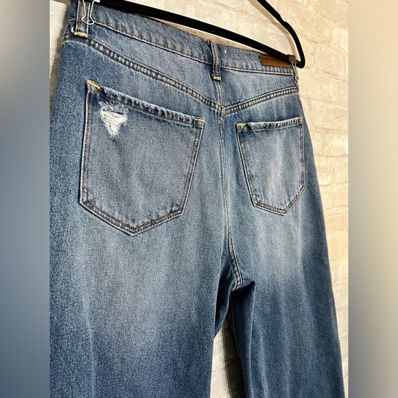 Straight Leg Jeans, Relaxed Fit - Picture 4 of 6